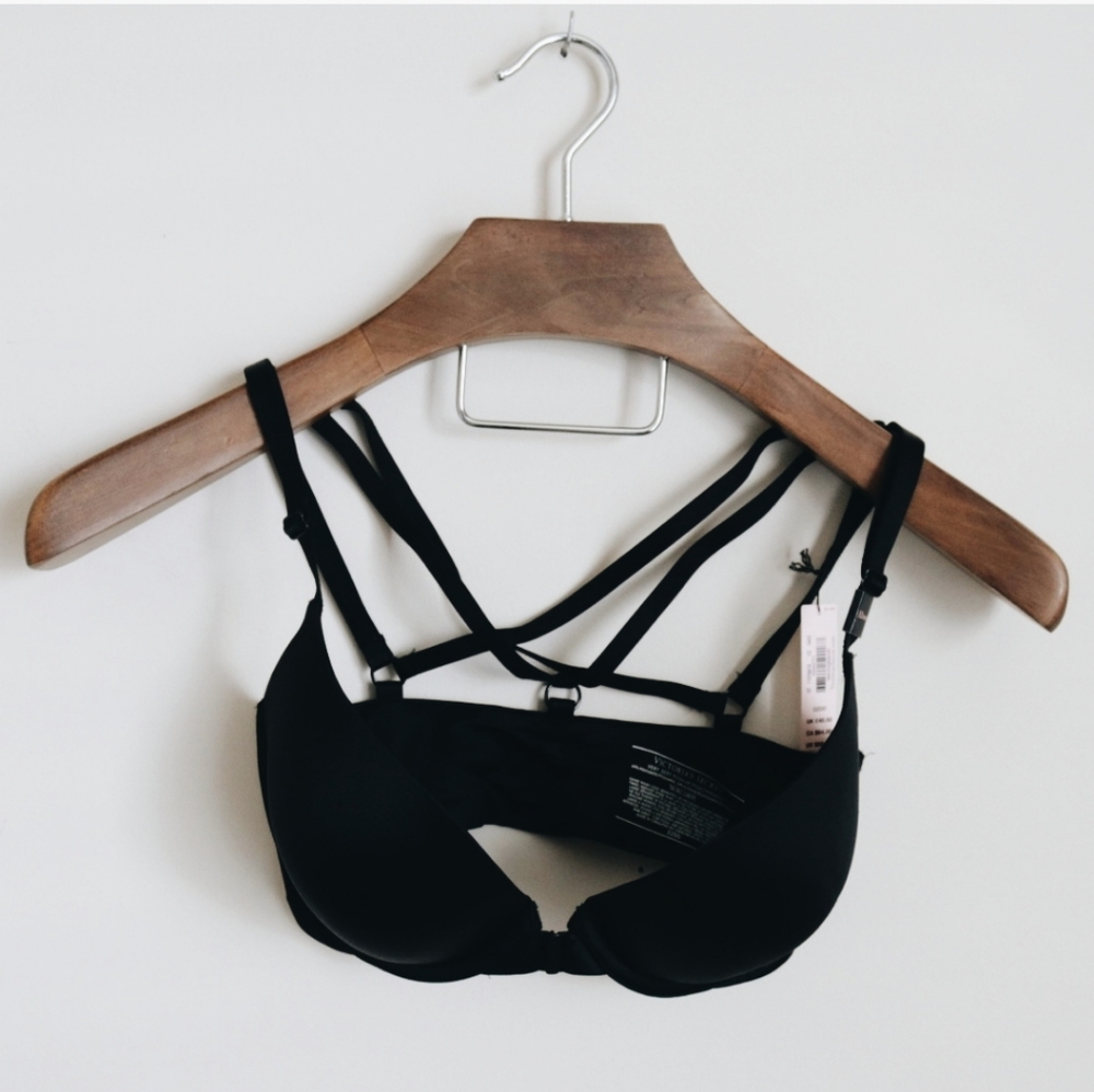 New! Victoria's Secret 32DDD pushup bra -D7
